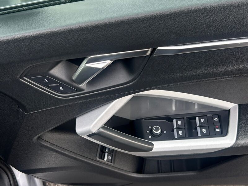 More views of Audi Q3