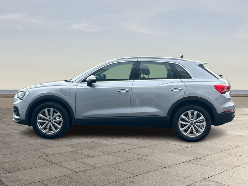 More views of Audi Q3