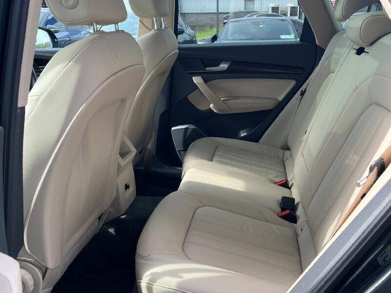 More views of Audi Q5