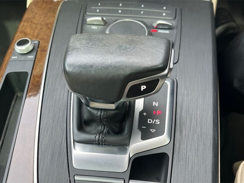 More views of Audi Q5