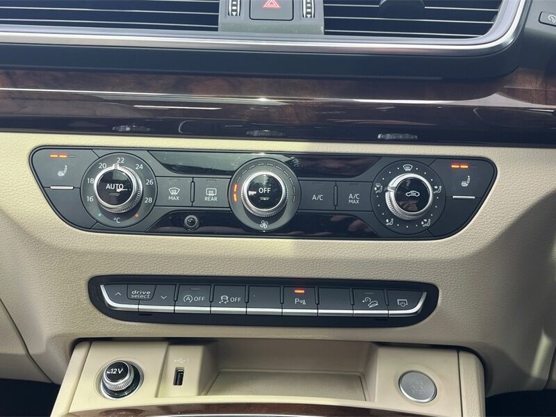 More views of Audi Q5