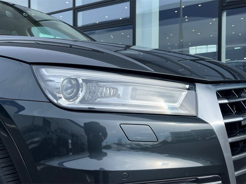 More views of Audi Q5