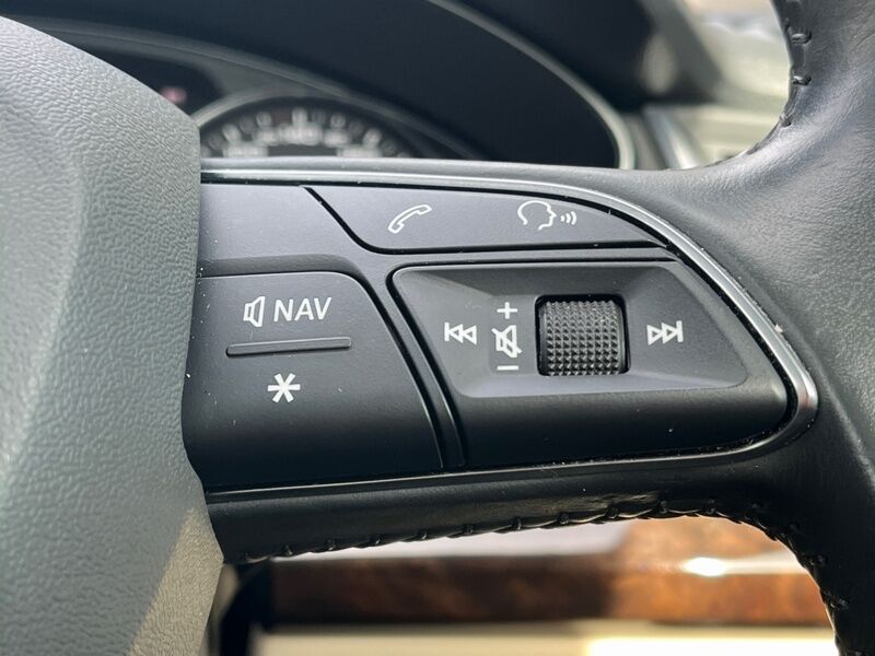 More views of Audi Q5