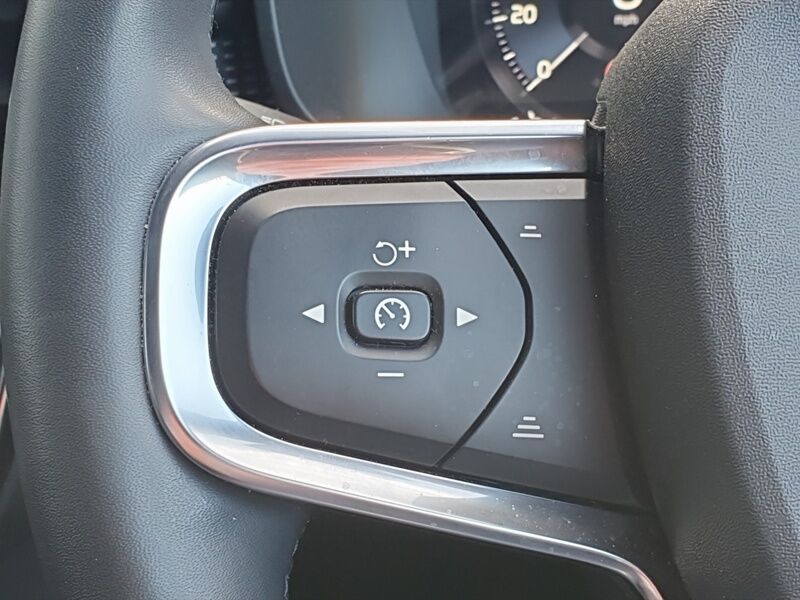 More views of Volvo XC40