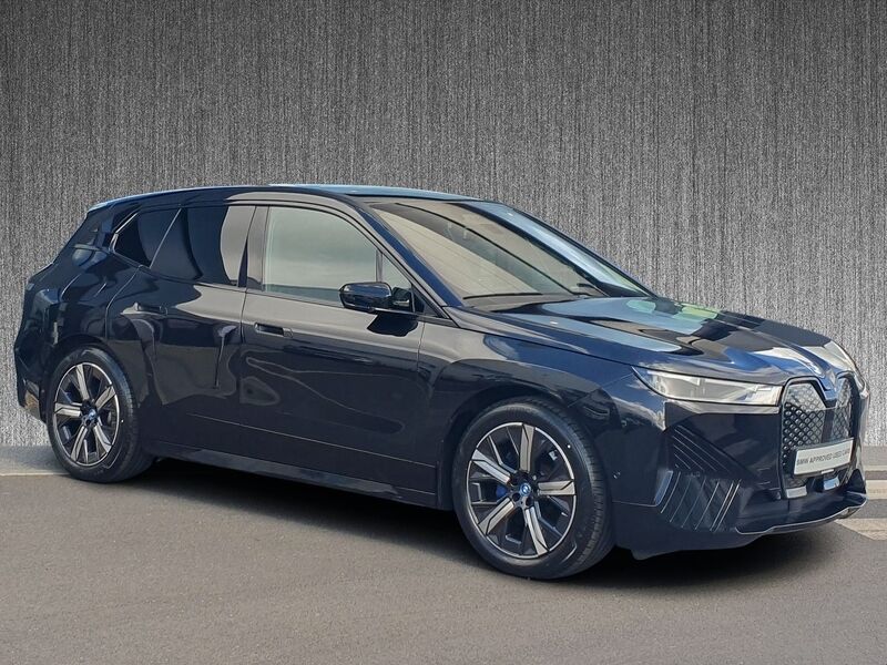 More views of BMW iX
