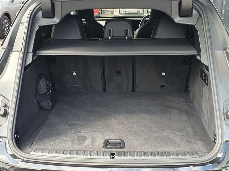 More views of BMW iX
