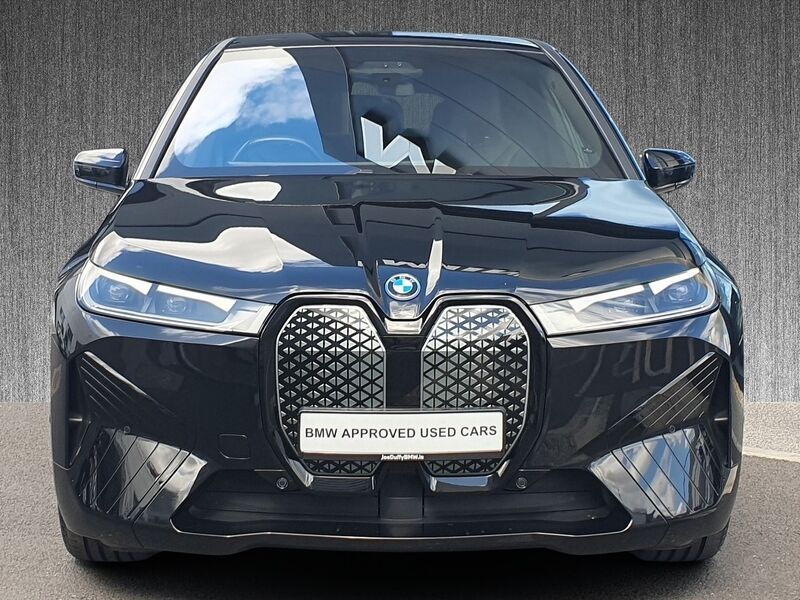 More views of BMW iX