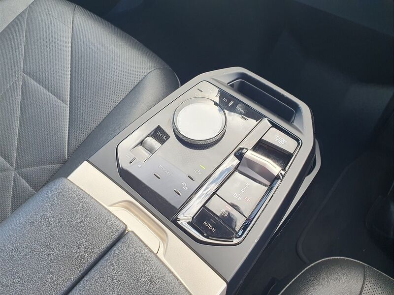 More views of BMW iX