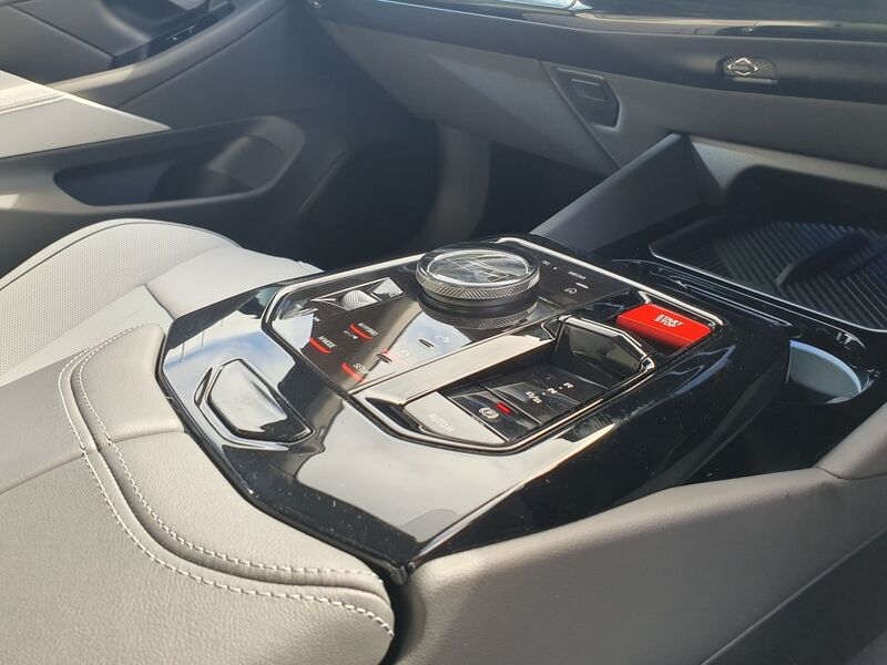 More views of BMW M5