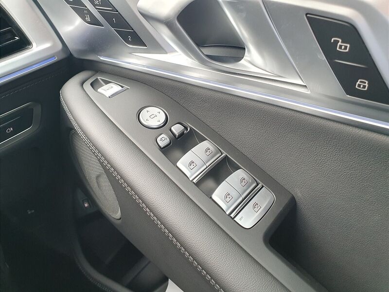 More views of BMW XM