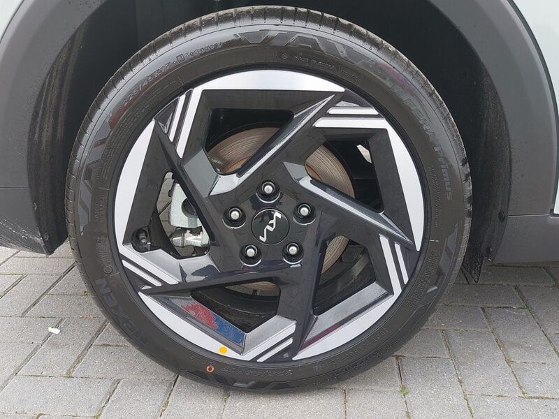 More views of Kia K4