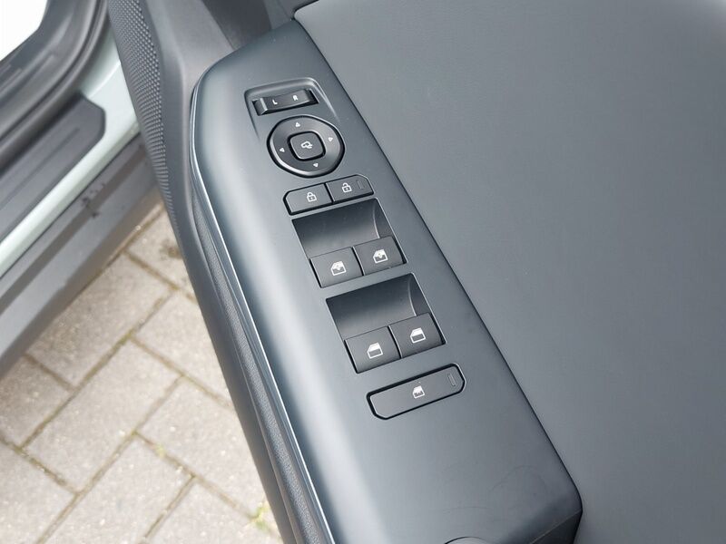 More views of Kia K4