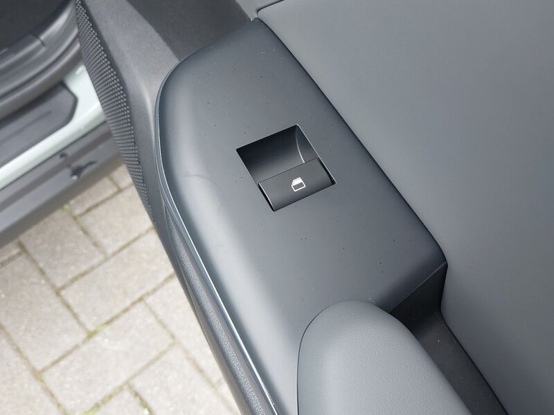 More views of Kia K4