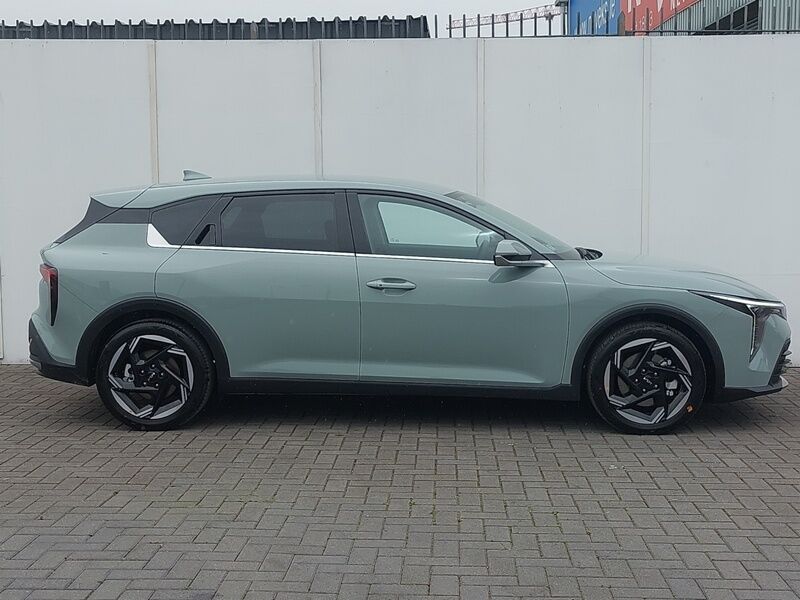 More views of Kia K4