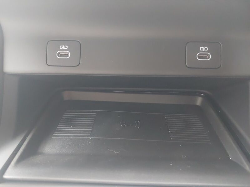 More views of Land Rover Discovery Sport