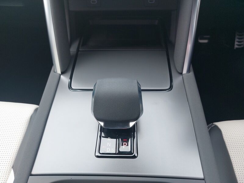 More views of Land Rover Discovery Sport