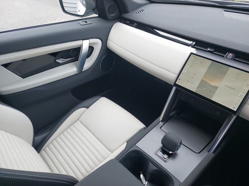 More views of Land Rover Discovery Sport