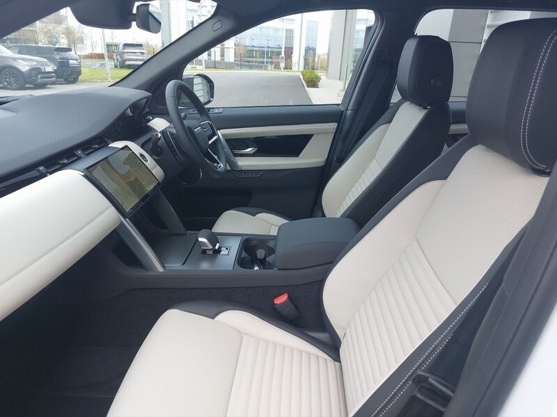 More views of Land Rover Discovery Sport