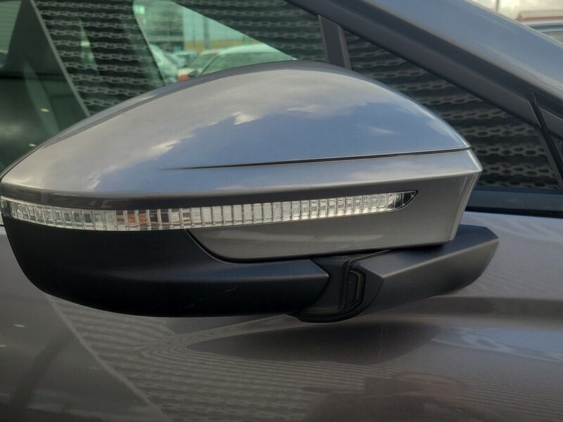 More views of Audi Q4 e-tron