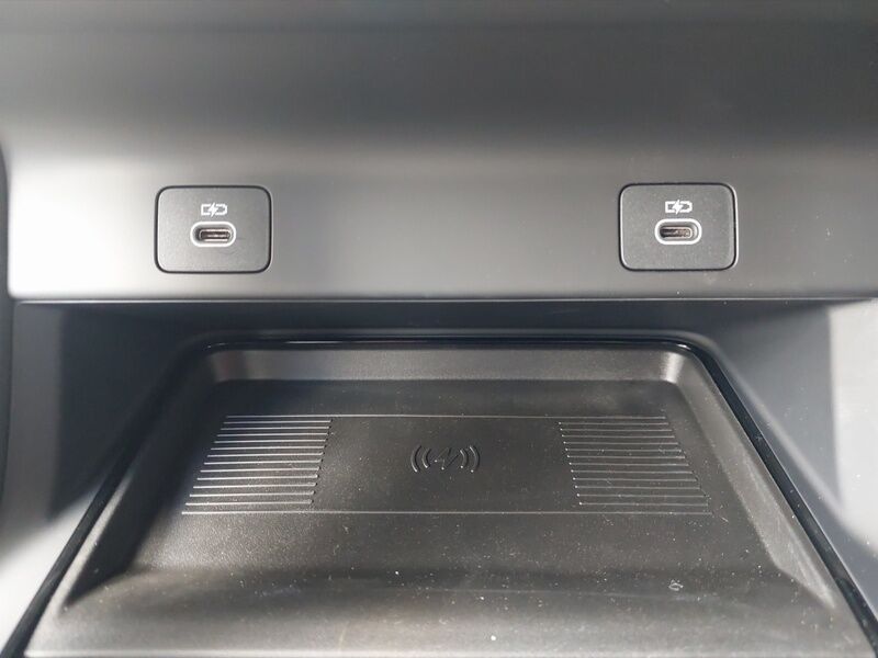 More views of Land Rover Discovery Sport