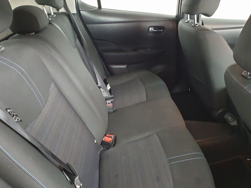 More views of Nissan Leaf