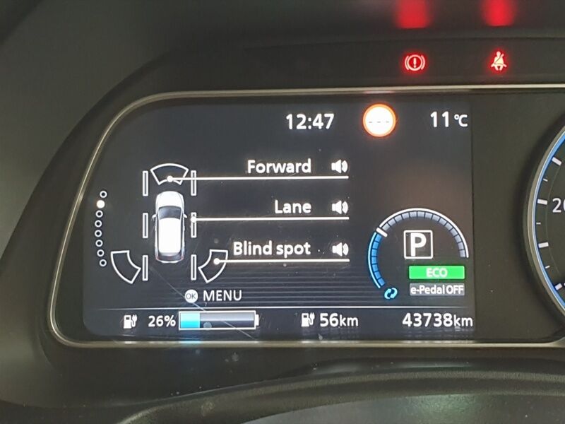 More views of Nissan Leaf