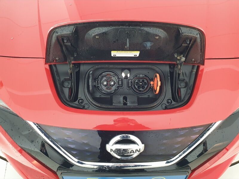 More views of Nissan Leaf