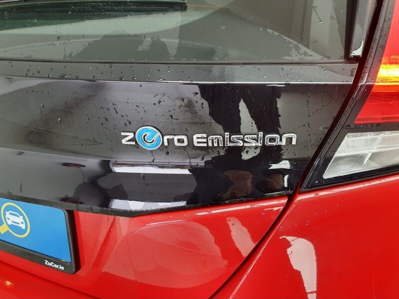 More views of Nissan Leaf