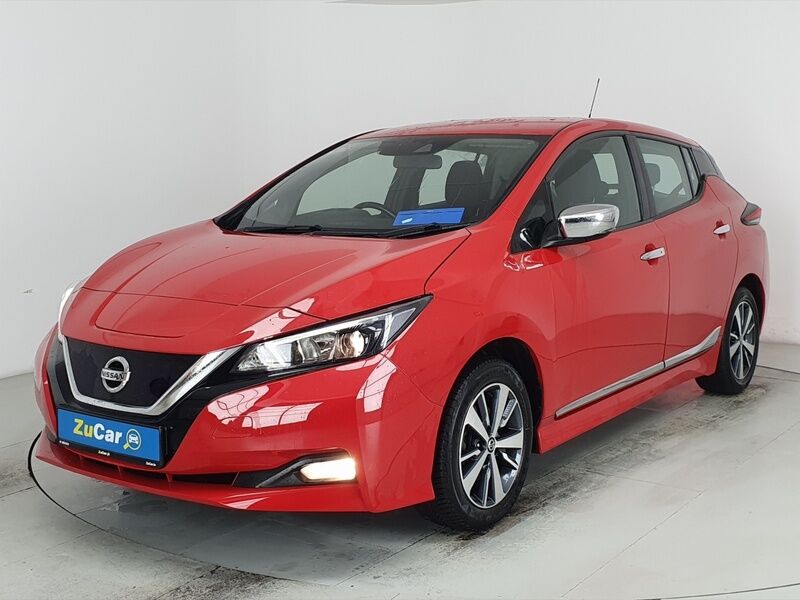 More views of Nissan Leaf