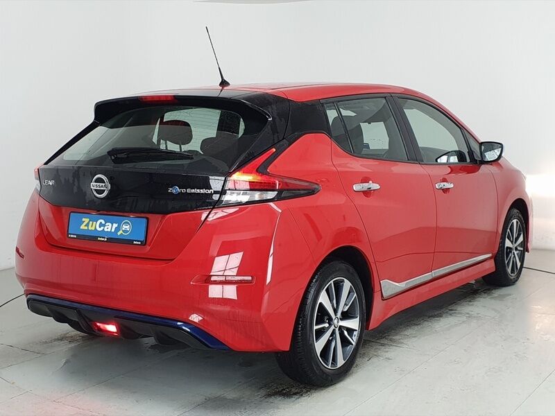 More views of Nissan Leaf