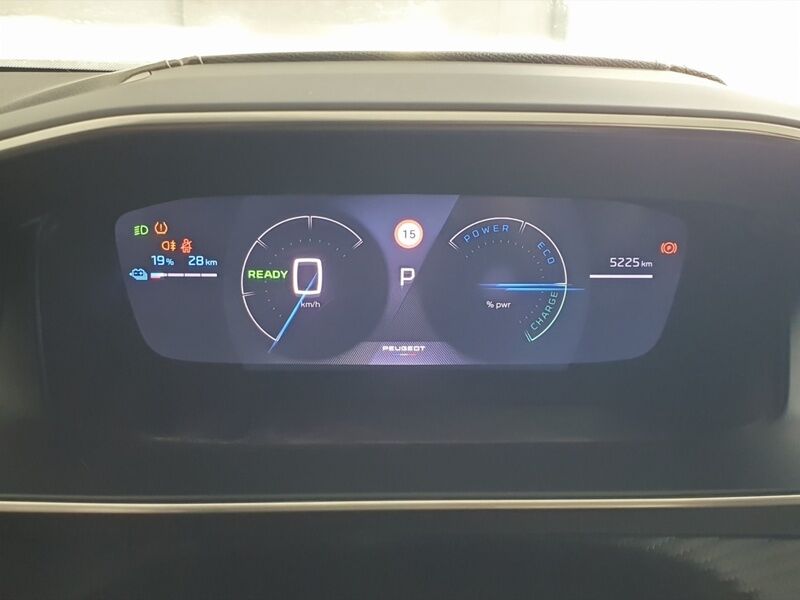 More views of Peugeot 2008