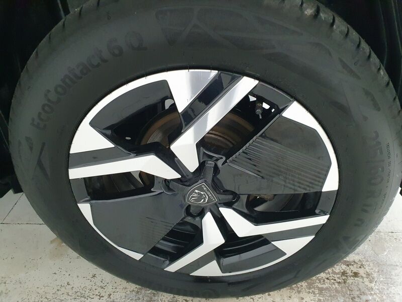 More views of Peugeot 2008