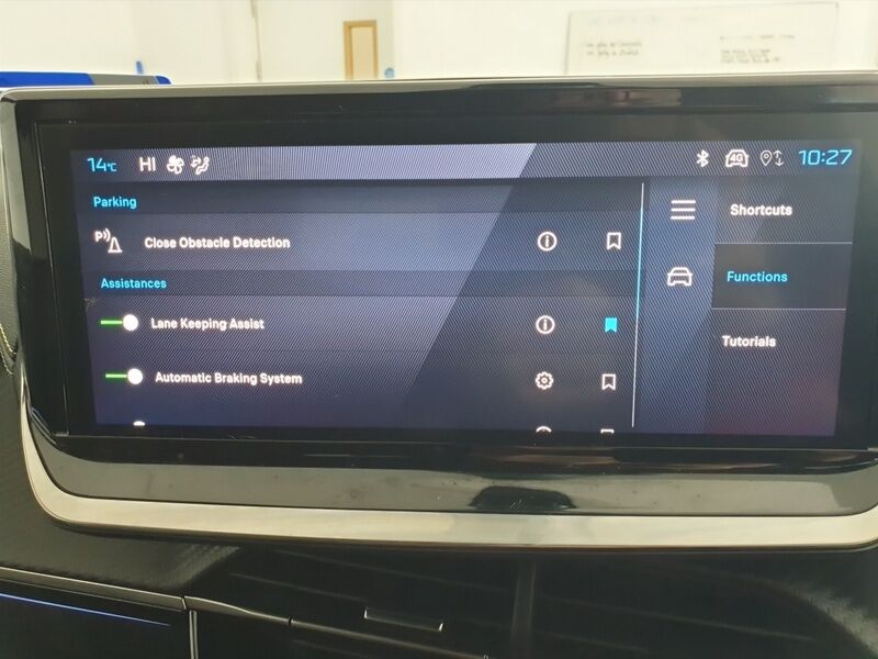 More views of Peugeot 2008