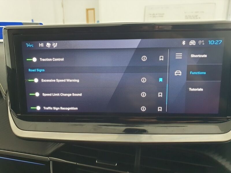 More views of Peugeot 2008