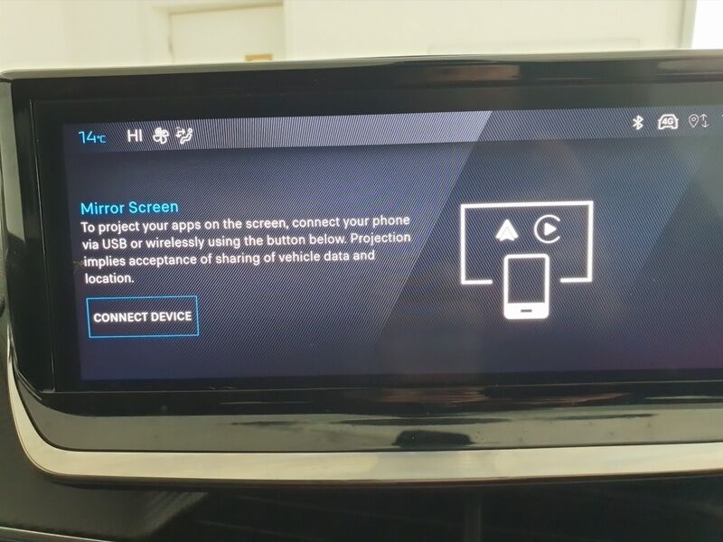 More views of Peugeot 2008