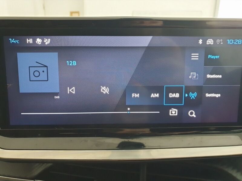 More views of Peugeot 2008