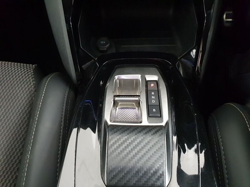 More views of Peugeot 2008