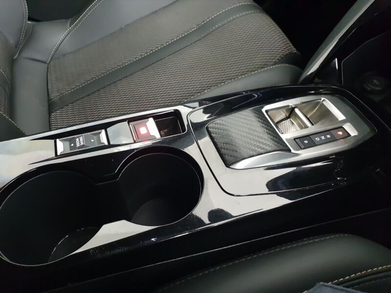 More views of Peugeot 2008