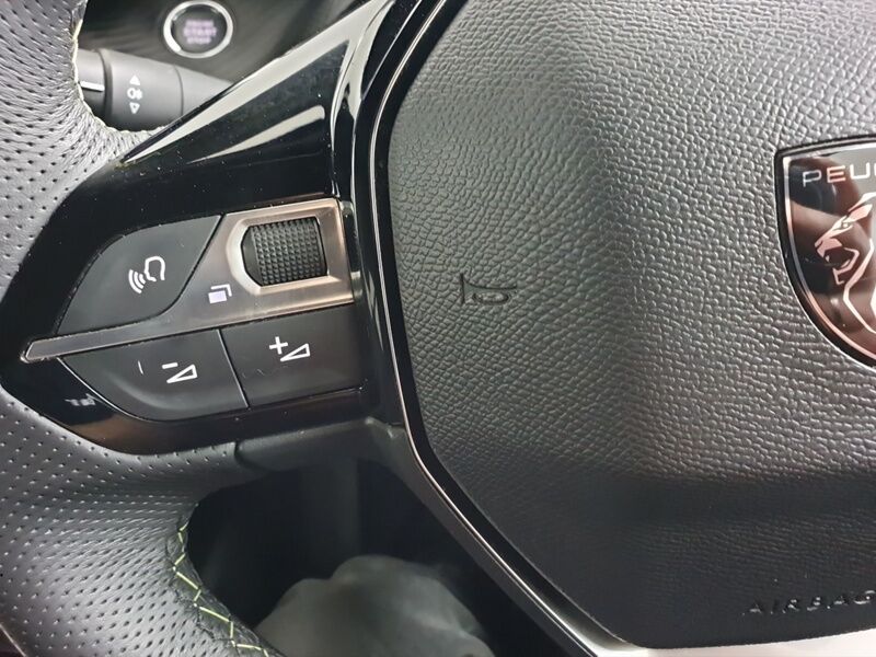 More views of Peugeot 2008