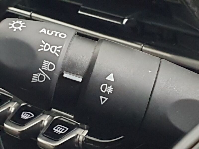 More views of Peugeot 2008