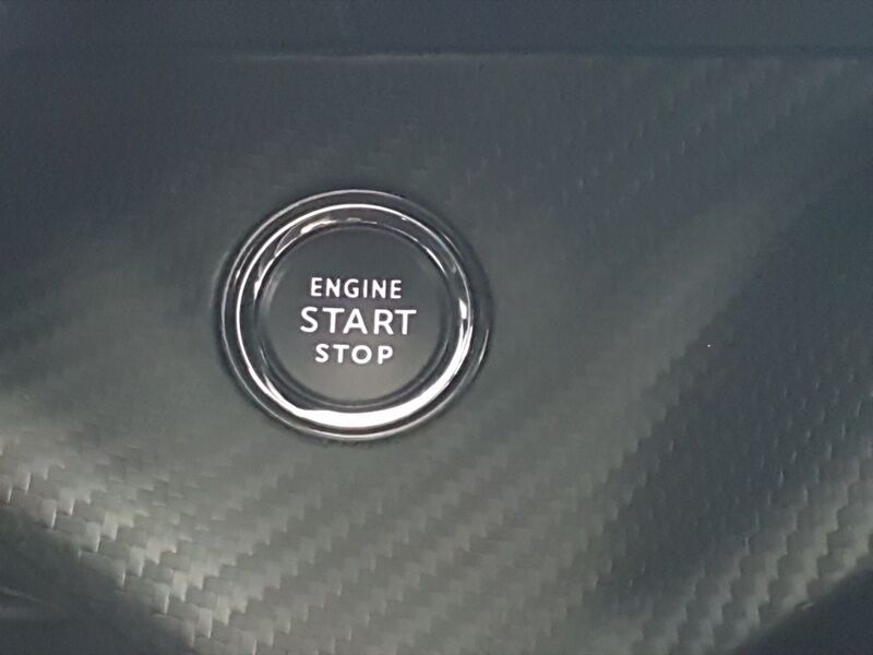 More views of Peugeot 2008