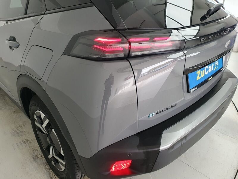 More views of Peugeot 2008