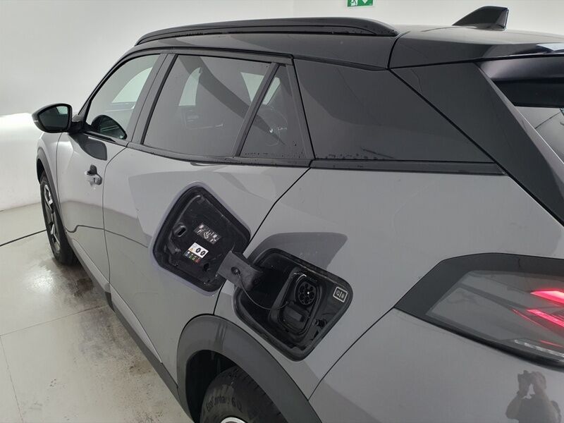 More views of Peugeot 2008