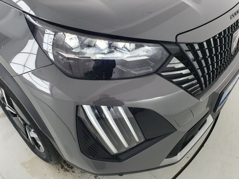 More views of Peugeot 2008