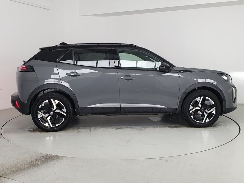 More views of Peugeot 2008