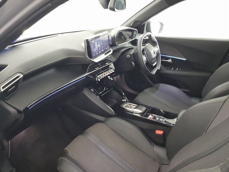 More views of Peugeot 2008