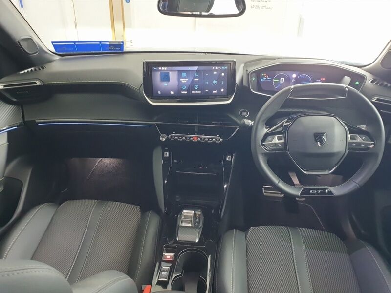 More views of Peugeot 2008