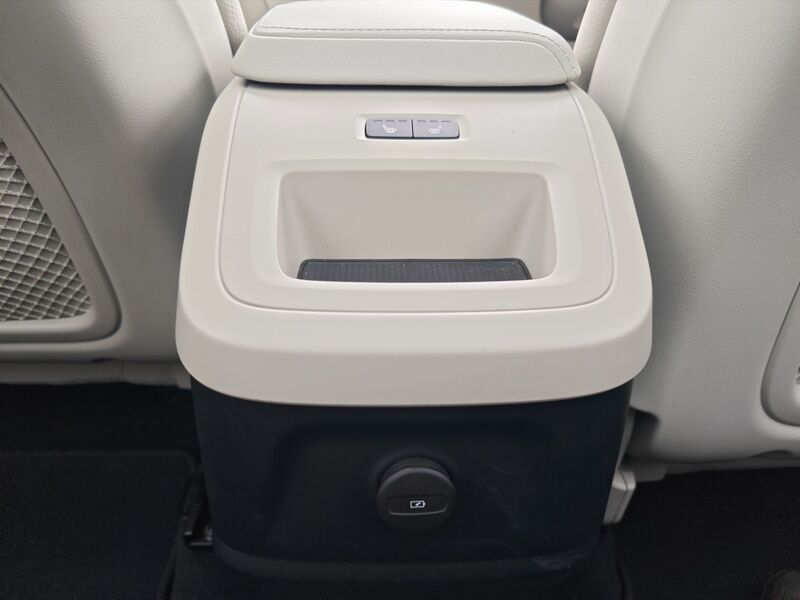 More views of Volvo XC60