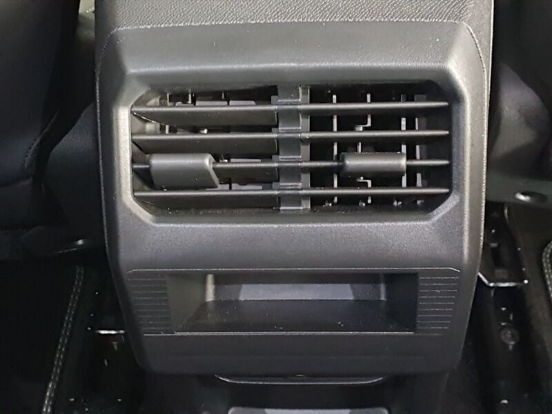 More views of Peugeot 3008