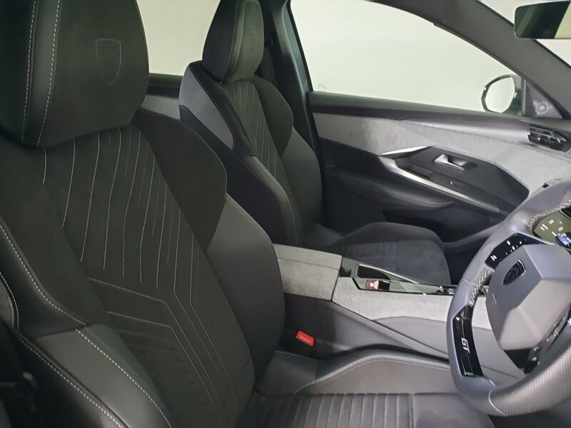 More views of Peugeot 3008